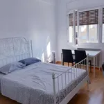 Rent a room of 150 m² in madrid