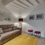 Rent 1 bedroom apartment of 75 m² in Florence