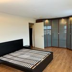 Huur 4 slaapkamer appartement van 147 m² in Winkelcentrum