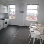 Rent 4 bedroom flat in Leeds