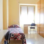 Rent a room of 80 m² in rome