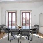 Rent 4 bedroom apartment of 140 m² in porto