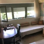 Rent 4 bedroom apartment in Athens