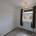 Rent 3 bedroom flat in East Midlands