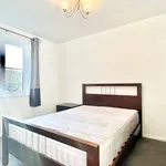 Flat to rent in Admirals Court, Reading, Berkshire RG1