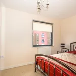 Rent 2 bedroom flat in Swansea