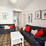 Rent a room of 250 m² in Madrid