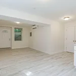 Rent 1 bedroom apartment of 211 m² in Staten Island