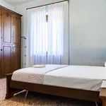 Rent 3 bedroom apartment in Bologna