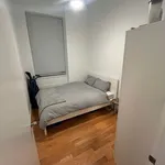 Rent 3 bedroom apartment in Williamsburg