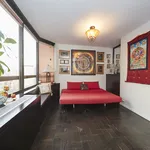 Rent 2 bedroom apartment of 89 m² in Queens