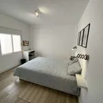 Rent a room of 80 m² in alicante