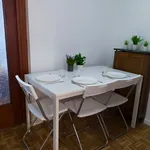 Rent a room of 95 m² in Madrid