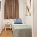 Rent 3 bedroom apartment of 55 m² in barcelona