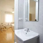 Rent a room of 120 m² in valencia