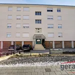 Miete 4 Schlafzimmer wohnung von 67 m² in Courgevaux