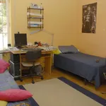 Rent a room in Madrid']