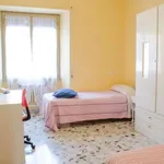 Rent a room of 80 m² in rome