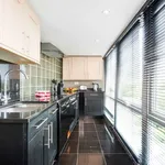 Rent 3 bedroom apartment in London