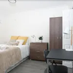 Rent 7 bedroom flat in London