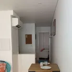 Rent 1 bedroom apartment of 50 m² in lisbon