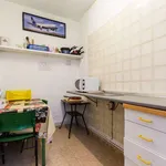 Rent a room of 100 m² in madrid