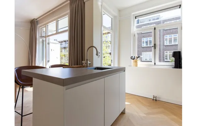 Huur 3 slaapkamer appartement van 120 m² in Amsterdam