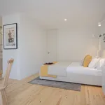 Rent 1 bedroom apartment of 45 m² in Porto