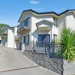 Rent 3 bedroom house in Wollongong