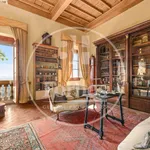 Rent 14 bedroom apartment of 360 m² in Fiesole