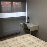 Rent a room of 100 m² in madrid