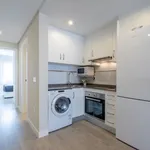 Rent 1 bedroom apartment of 431 m² in Málaga