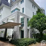 Rent 4 bedroom house of 400 m² in Bangkok