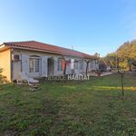 Rent 5 bedroom house of 160 m² in Villetelle