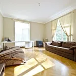 Rent 4 bedroom apartment in Ixelles