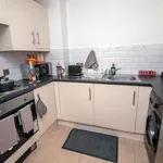 Rent 3 bedroom flat of 8 m² in London