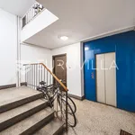 Rent 2 bedroom apartment of 70 m² in Zagreb