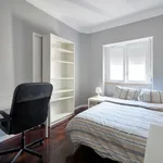 Rent 11 bedroom apartment in Lisbon