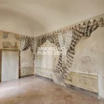 Rent 3 bedroom apartment of 200 m² in Parma