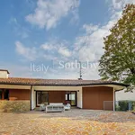 Rent 9 bedroom house of 440 m² in Montevecchia