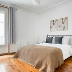 Appartement de 904 m² avec 2 chambre(s) en location à Paris