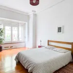 Rent a room of 210 m² in lisbon