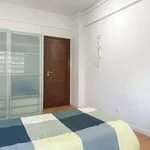 Rent a room of 101 m² in lisbon