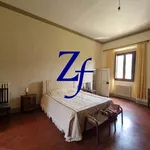 Rent 5 bedroom apartment of 250 m² in Calenzano