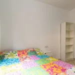 Rent a room of 130 m² in granada