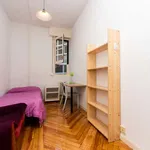 Rent a room of 150 m² in madrid