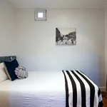 Rent a room of 109 m² in Madrid