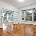 Rent 2 bedroom apartment in Caulfield North