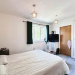 Rent 4 bedroom apartment in East Of England