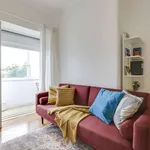 Rent 3 bedroom apartment of 90 m² in lisbon